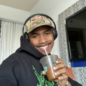 Meet your Posher, Samy